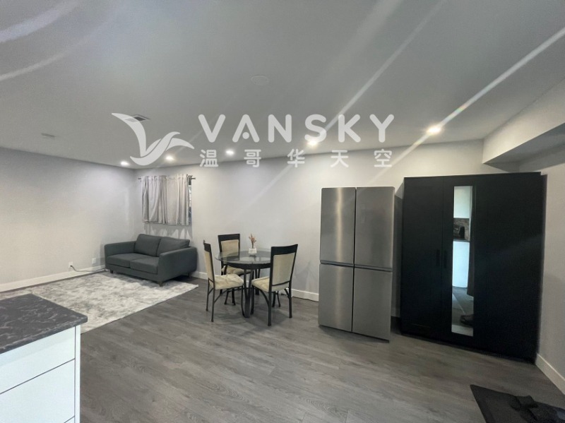 221006105808_living room 2.jpg